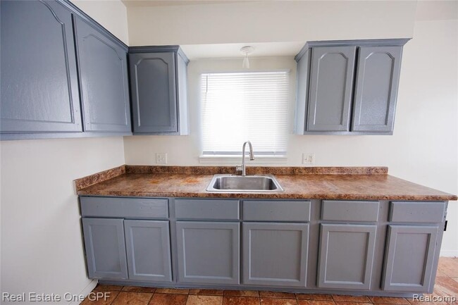 Building Photo - 14960 Alberta Ave