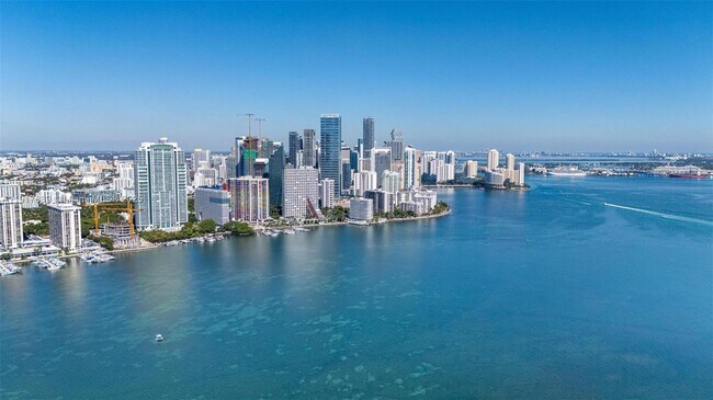 Building Photo - 1541 Brickell Ave