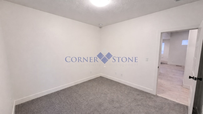 Building Photo - Stunning Northwest Meridian Gem with Designer Kitchen & Covered Patio!