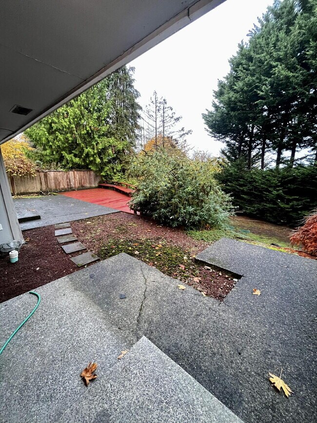 Building Photo - Secluded Puyallup Home with Full 2-Bedroom ADU and Panoramic City Views