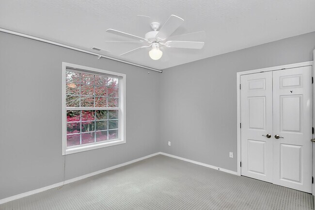 Building Photo - 4 Bedroom Home For Rent In Forest Heights