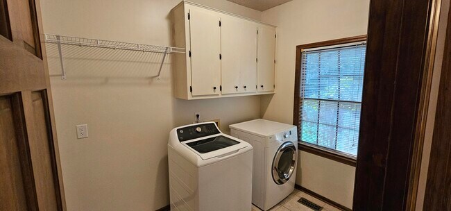 Building Photo - 812 Cape Cod Ct
