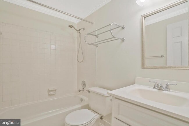 Building Photo - 14 S Manchester St