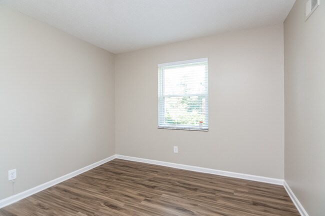 Building Photo - 3707 Clearbrook St