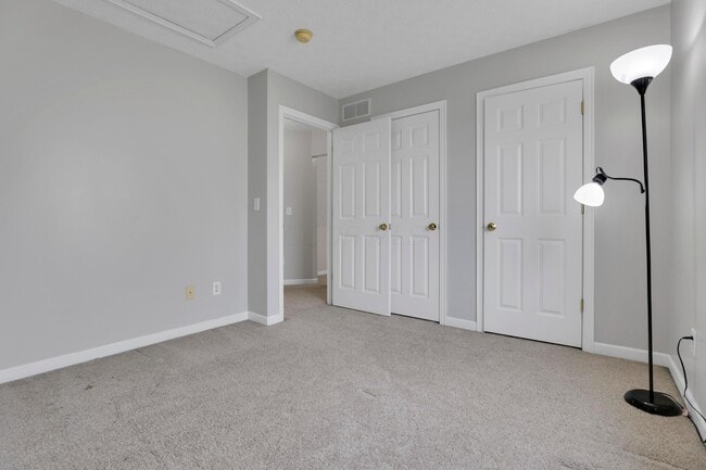 Building Photo - 3796 Village Club Dr