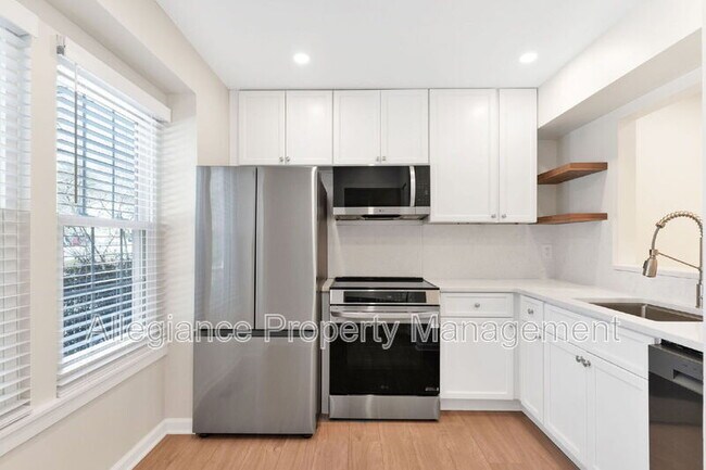 Building Photo - 6630 Medinah Ln