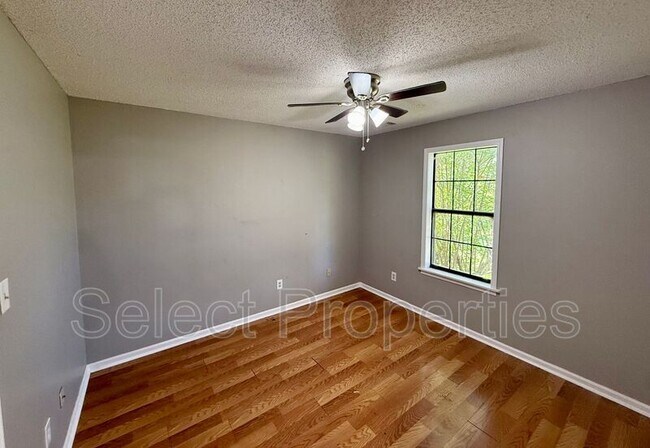 Building Photo - 2516 Glenn Pl