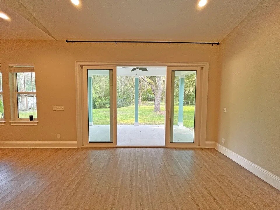 Building Photo - 87570 Roses Bluff Rd