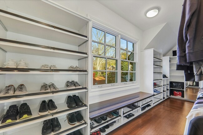 Building Photo - 373 Hardenburgh Ave