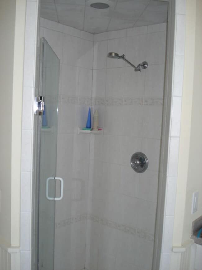 Building Photo - 4B Channel Ave