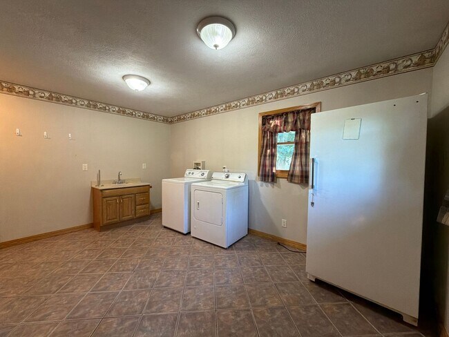 Building Photo - Country Living with Convenient Access 3 Bedroom Brick Ranch Home in Goshen