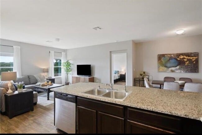 Building Photo - 15117 Diamondleaf Cove