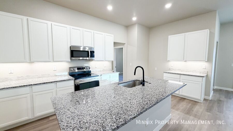 Building Photo - 2011 132nd St