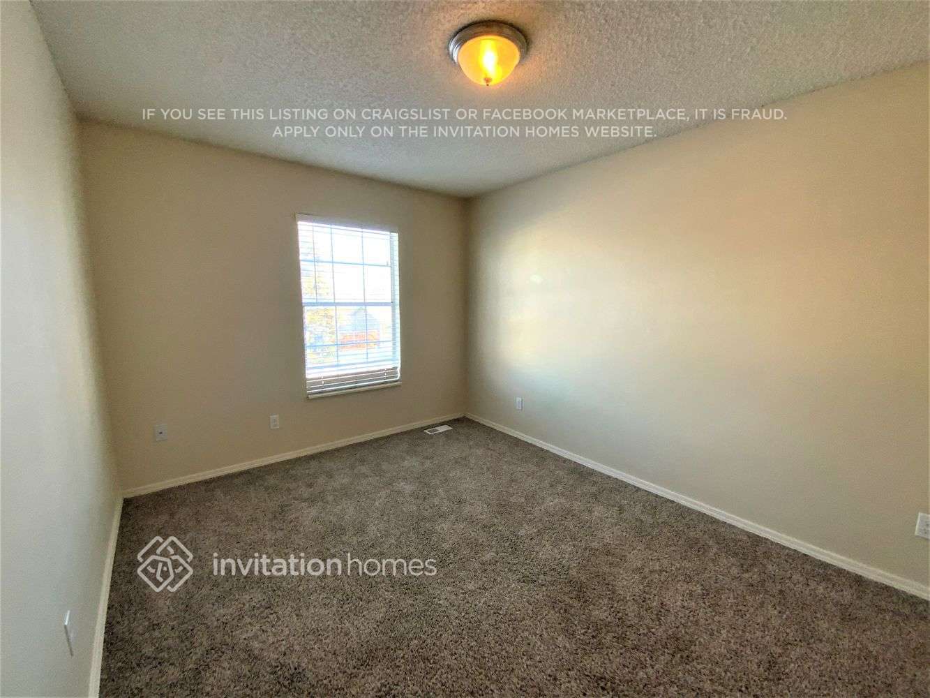 Building Photo - 2690 Ridge Dr