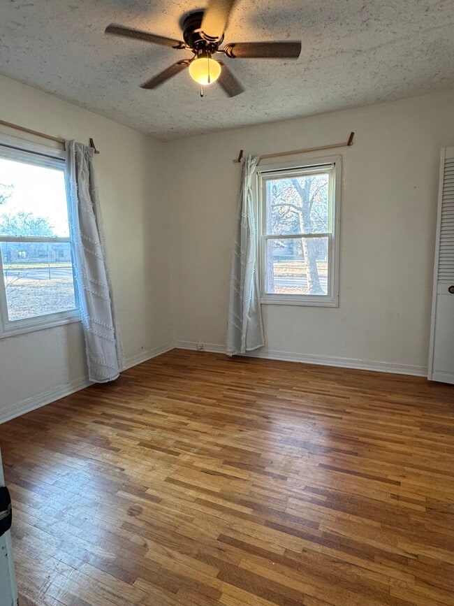 Building Photo - 1468 N Perry Ave