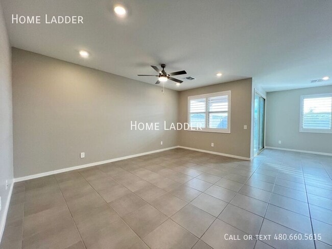 Building Photo - 41645 W Driftwood Ln