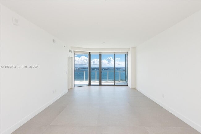 Building Photo - 700 NE 24th St