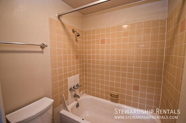 Building Photo - 1831 Kincaid St