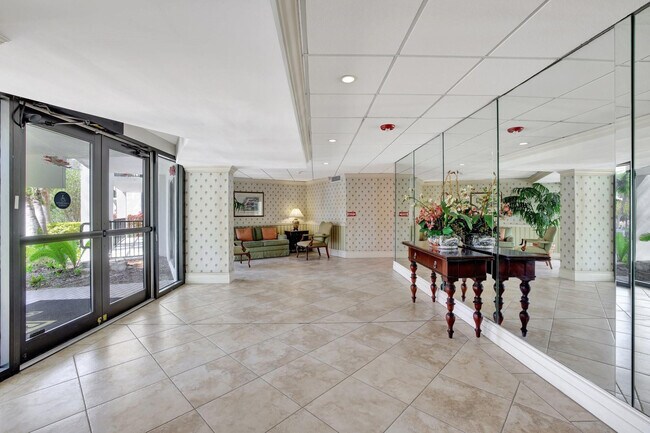 Building Photo - 1101 River Reach Dr
