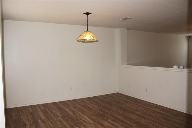 Building Photo - 107 Outfitter Dr