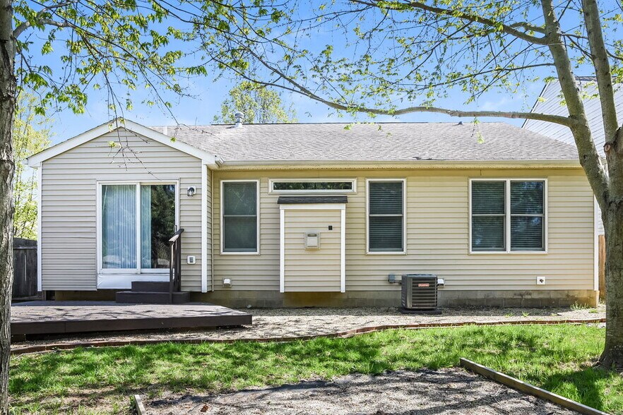 Building Photo - 6693 Laburnum Dr