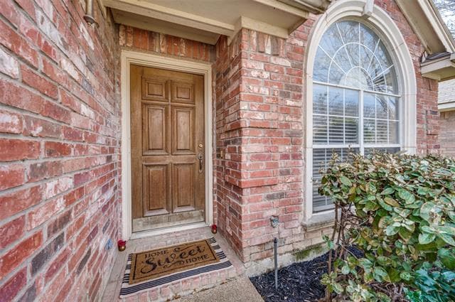 Building Photo - 402 Horse Shoe Dr