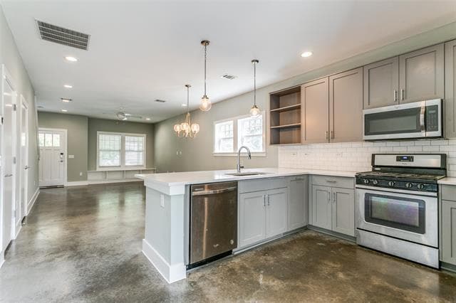 Building Photo - 911 Cedar Hill Ave