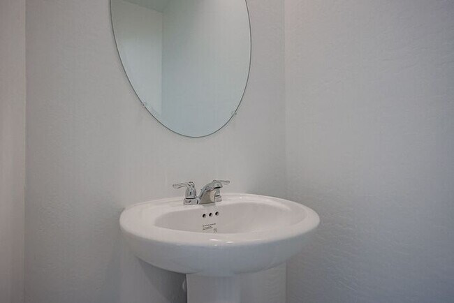 Building Photo - Brand New 5 Bedroom 2.5 Bath Home!