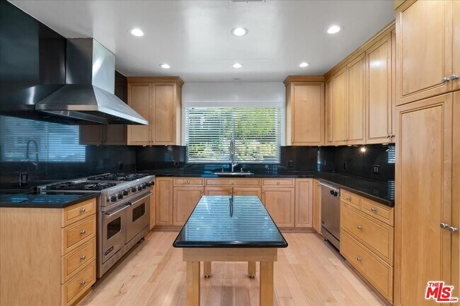 Building Photo - 4862 Adele Ct