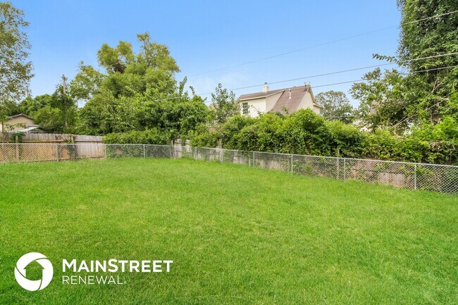 Building Photo - 4354 Rosswood Dr