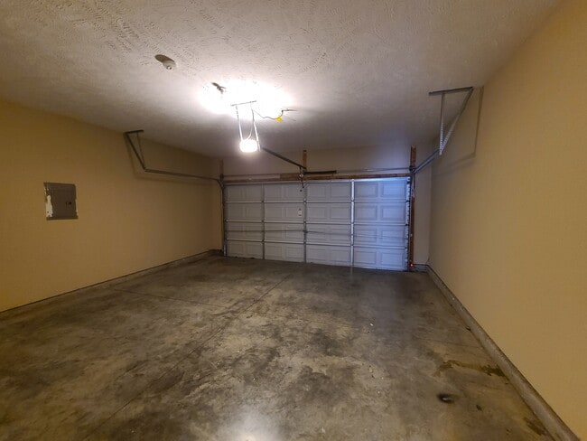 Building Photo - 7302 Autumn Crossing Way