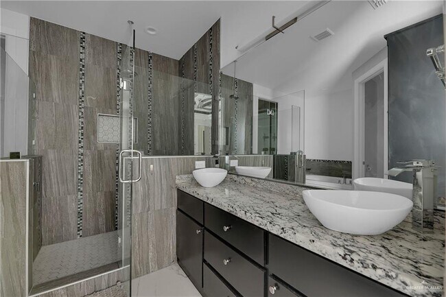 Building Photo - 20 West Dr