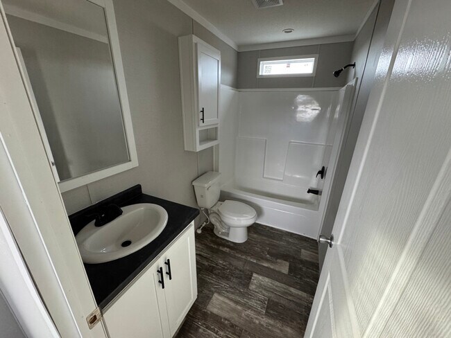 Building Photo - 365 Patriot Ln