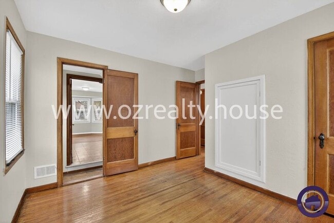 Building Photo - 110 Pasadena Blvd