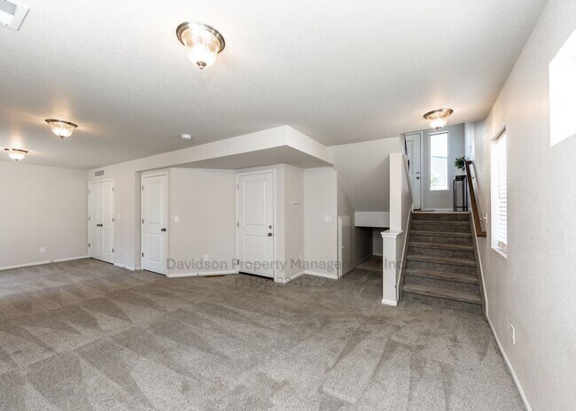 Building Photo - Beautiful 3 Bedroom Carriage House in Bann...