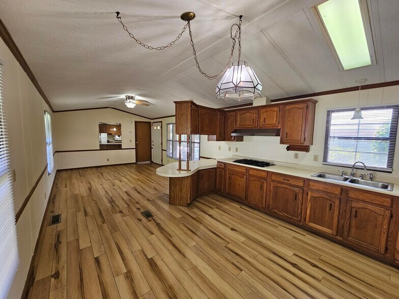 Building Photo - 3 Singleton Dr