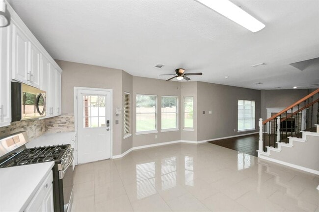 Building Photo - 1302 Raintree Cir