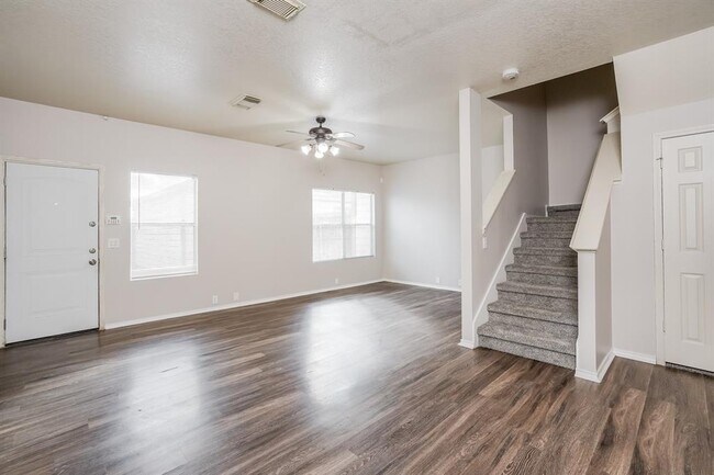 Building Photo - 23731 Pebworth Pl