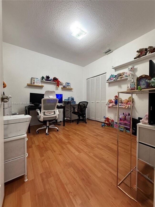 Building Photo - 10984 SW 182nd Ln