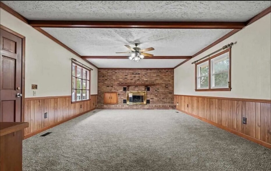 Great Room/Family Room - 1202 State Rd S-21-1470