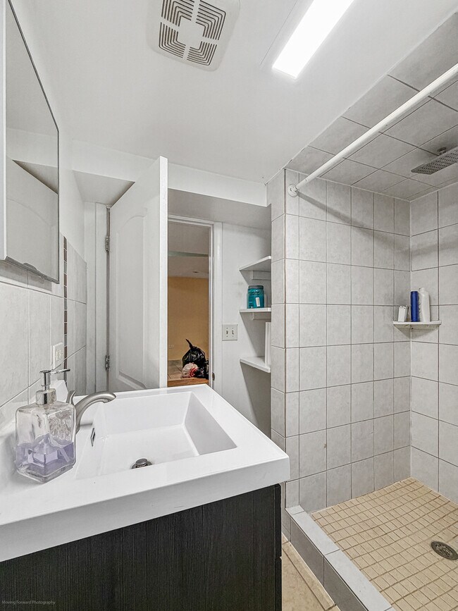 Building Photo - 8201 S Komensky Ave