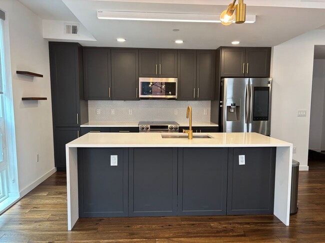 Building Photo - 1501 N 31st St