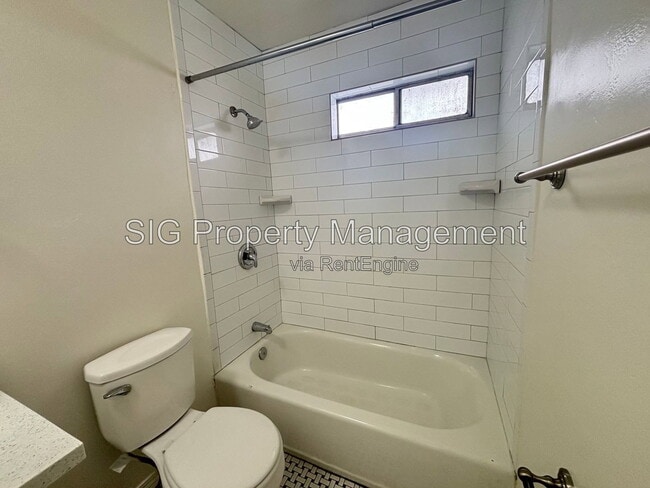 Building Photo - 311 Griswold Ave