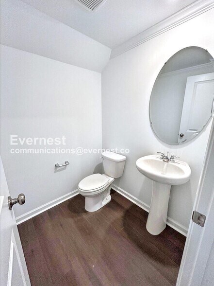 Building Photo - 44 Regal Gdns Ct