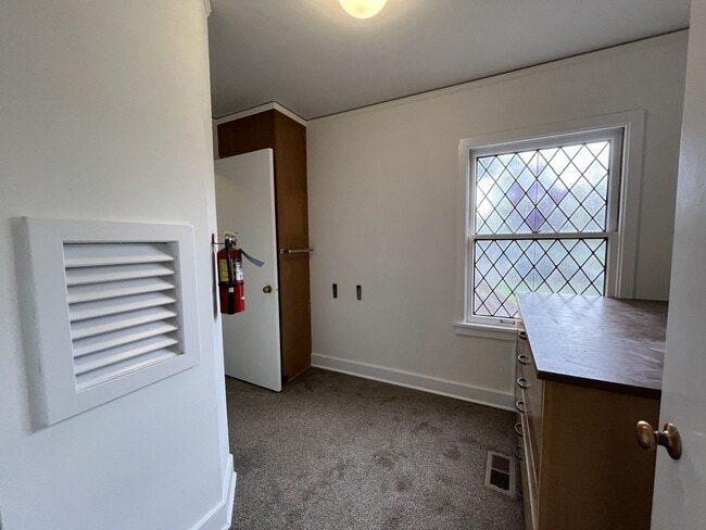 Building Photo - Expansive 4BR 2,900+ Sq Ft Home with Theater-Style Living Room & Bonus Hobby Workshop
