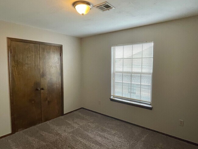 Building Photo - Oversized Three Bedroom with an Office Near Lake Hefner!!