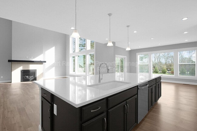 Building Photo - 7570 Dublin Rd