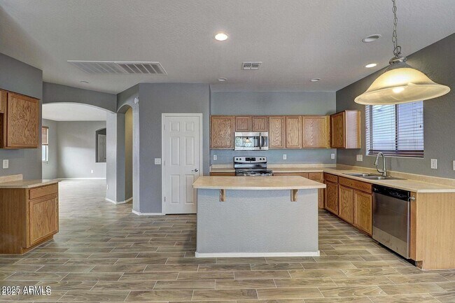 Building Photo - 4329 W Heyerdahl Dr