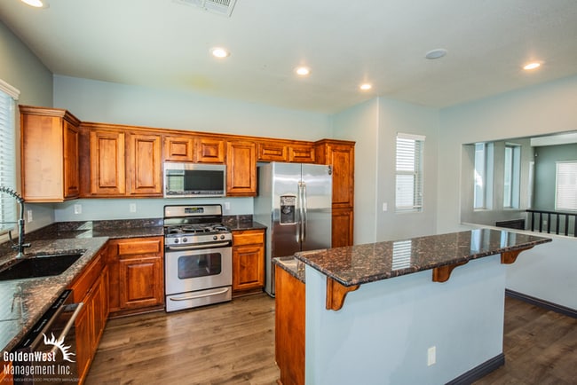 Primary Photo - Stylish and Spacious 4Bdm 3.5 Ba Three-Sto...