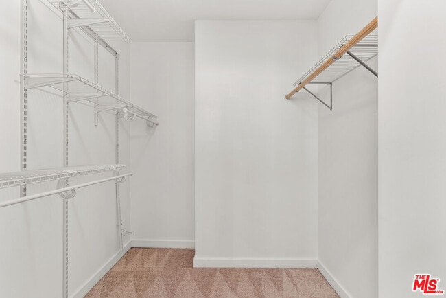 Building Photo - 5350 Playa Vista Dr